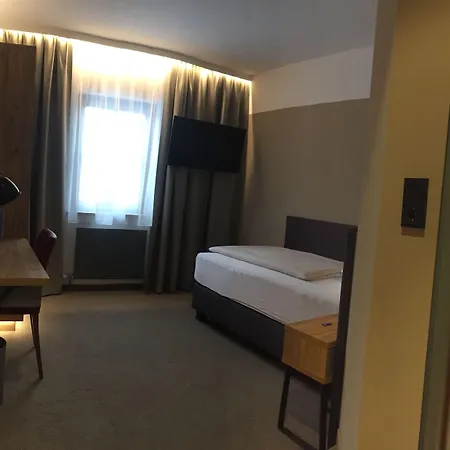 Maxlhaid 3* Wels